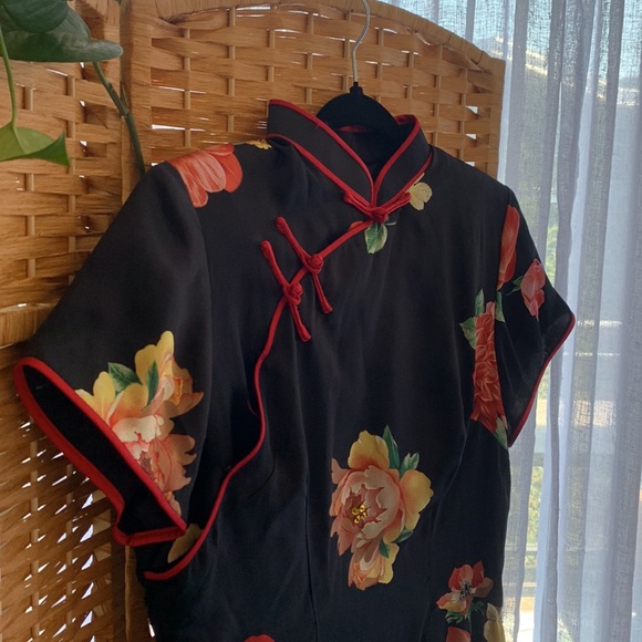 Brand unknown size XXL but fits like a medium - Picture 2 of 6
